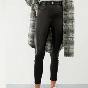 BNWT Aritzia Wilfred Charm Vegan leather leggings